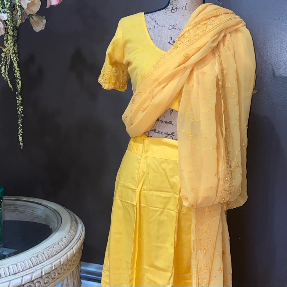 Vilmal size 100 saree yellow